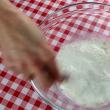 So bereiten Sie fluffige Pfannkuchen mit Hefe nach einem Schritt-für-Schritt-Rezept mit Foto zu